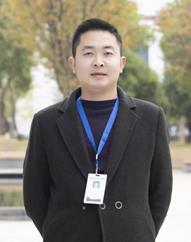 说明: C:\Users\Administrator\Desktop\方周强-工作场景照.jpg